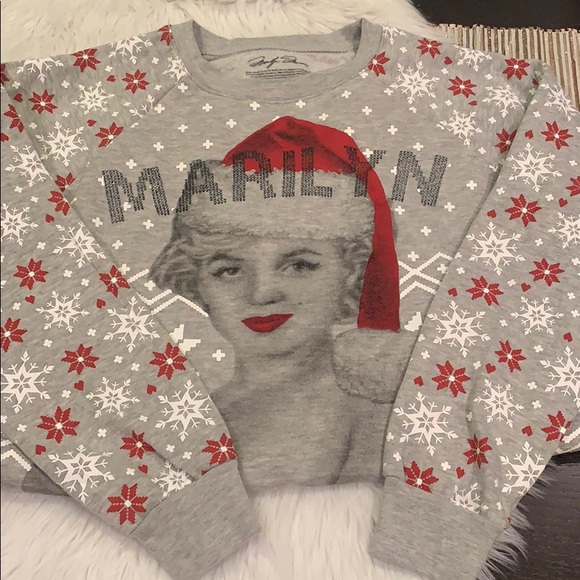 Marilyn Monroe Sweaters - MARILYN MONROE Merry Kissmass Sweater S